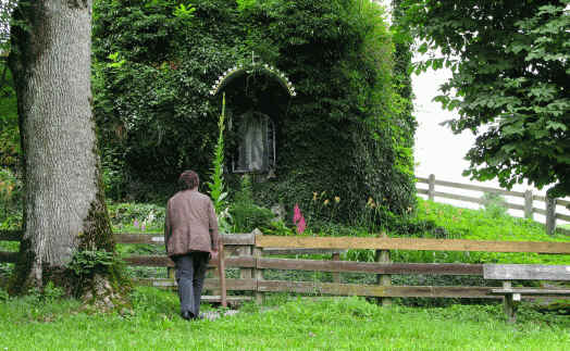 Josefskapelle und Mariengrotte von Moosbach