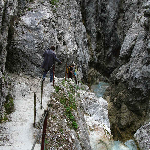 zur Hölltalangerhütte