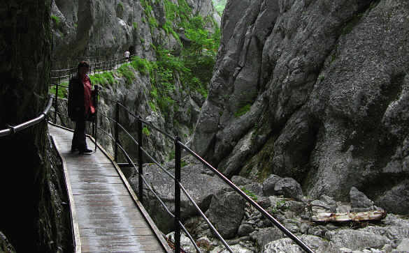 zur Hölltalangerhütte