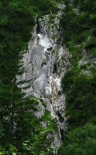 zur Hölltalangerhütte