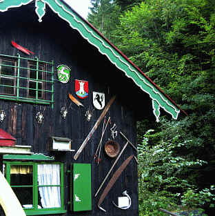 Schleifmuehlenklamm August Schuster Haus