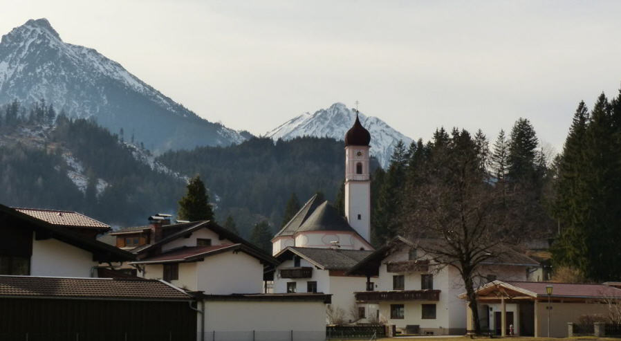 Schloss Loch Pinswang Rundwanderweg