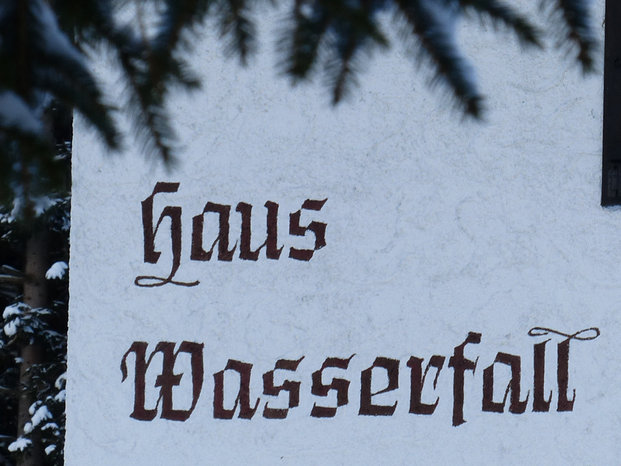 Zum Auer Wasserfall im Eis